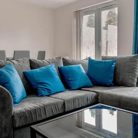 Contractors - Family - Relocators Birmingham